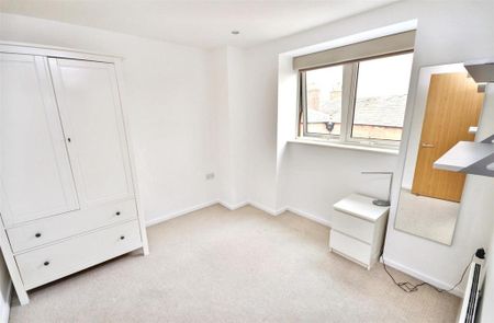 2 bedroom penthouse to rent - Photo 3