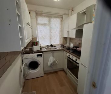 3 bedroom flat to rent - Photo 1