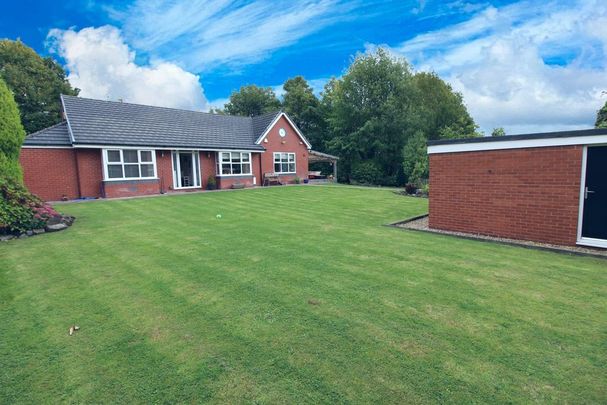 3 bedroom detached bungalow to rent - Photo 1