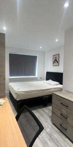 Brabazon Road, TW5 - Photo 1