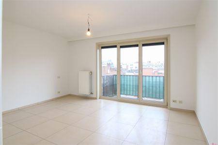 Appartement met garage in volle centrum - Photo 5