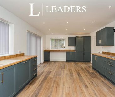 4 bedroom semi-detached house to rent - Photo 2