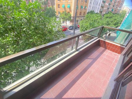 Avinguda de la Constitució, Valencia, Valencian Community 46009 - Photo 2