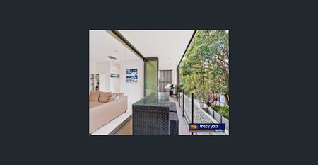 Impeccable Apartment In A Boutique Complex - Photo 2