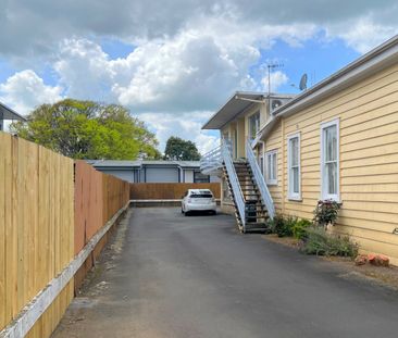 Renovated Upstairs One Beddie - CBD - Photo 1