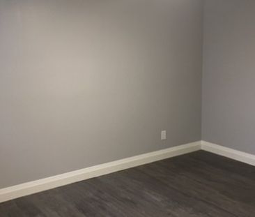 5 Mowat Cres, Lower Barrie | $1700 per month | Utilities Included - Photo 2