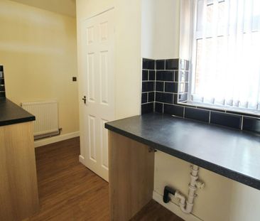 Semi-detached house to rent on - Photo 2