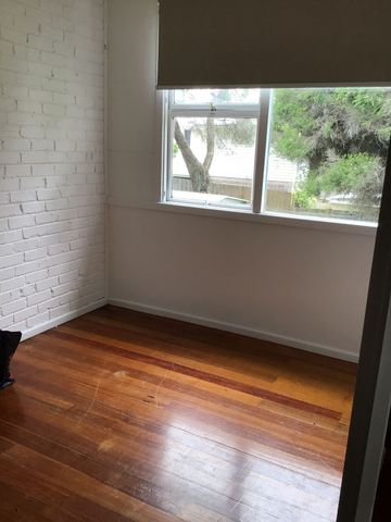 Charming Two–Three Bedroom Home in Peaceful Rhyll Location - Photo 2