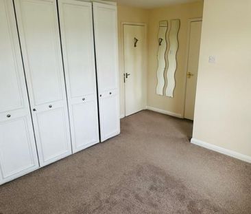 4 bedroom detached house to rent - Photo 2