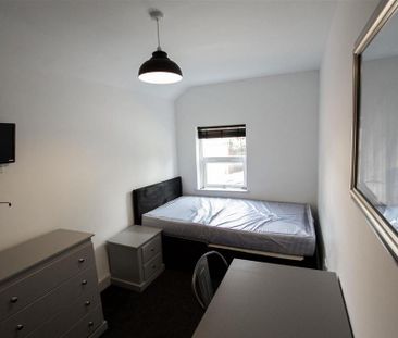 6 bedroom house to rent - Photo 2