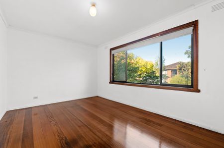 1 Mountfield Rd , MITCHAM - Photo 5
