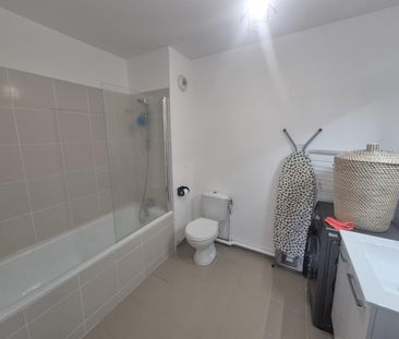 Location Appartement 2 pièces 46m² LOOS 59120 - Photo 5