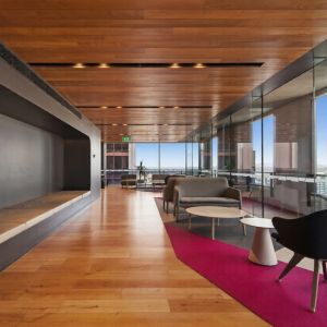 Modern Two-Bedroom Apartment in the Heart of Melbourne - Photo 3