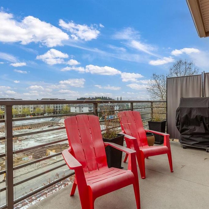 Beautiful South Facing Top Floor One Bed and Den Condo in Cloverdale - Photo 1