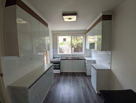 Caulfield North - Photo 4