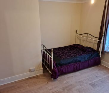 Room in a Shared House, Imperial Avenue, SO15 - Photo 3
