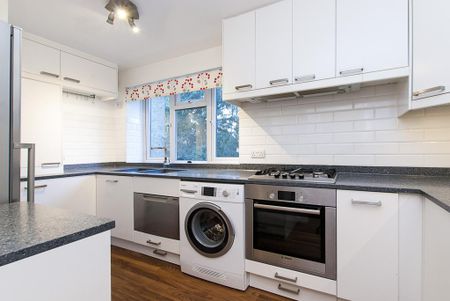 2 bedroom flat to rent - Photo 4