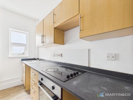 2 bedroom flat to rent - Photo 2