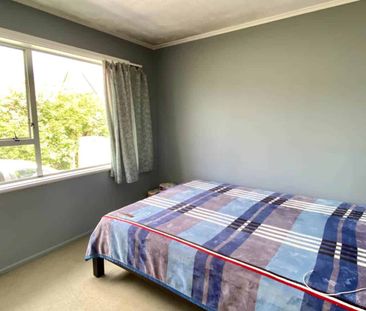 Lovely home in the heart of Manurewa - Photo 2