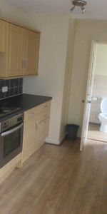 1 bedroom ground floor flat to rent - Photo 3