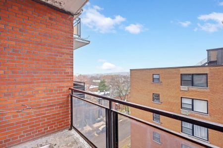 Westmount Place — 1 Bedroom - Photo 4