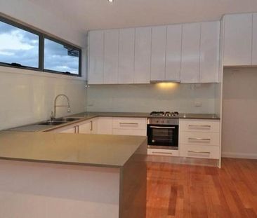1/2H Gilmour Street, Coburg VIC 3058 - Photo 5