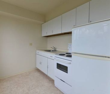 1 Bed, 1 Bath Apartment in Kitsilano - Photo 4