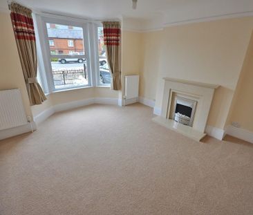 3 bedroom semi-detached house to rent - Photo 2