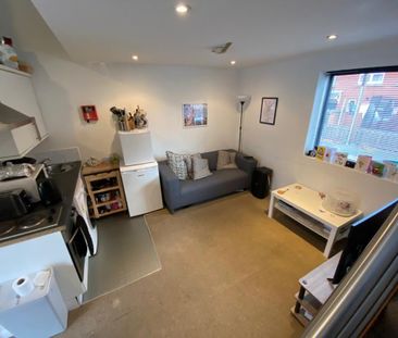 Studio to rent - Photo 1