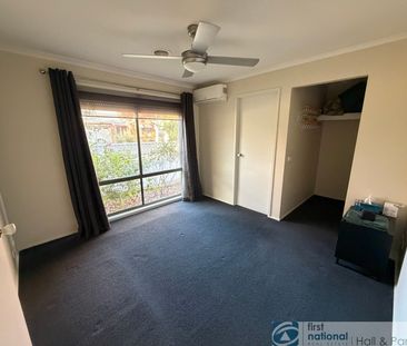 10 Oaklands Way, Pakenham - Photo 4