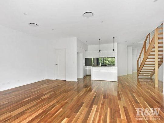 2/87 Jackson Street, Hamilton - Photo 1