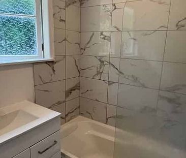 Tidy house ready for move - Photo 5