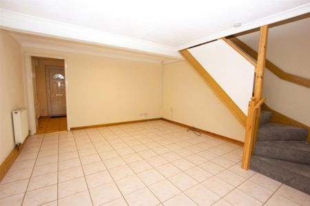 2 bedroom semi-detached house to rent - Photo 5