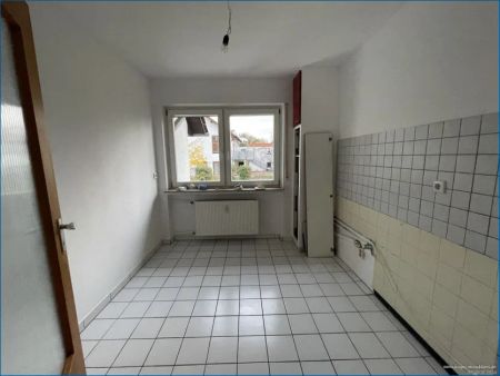 Wohnen in guter Wohnlage 3-Zimmerwohnung mit Balkon 1. OG mit Aussicht in Pfinztal-Berghausen! - Foto 2