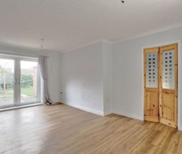 2 bedroom semi-detached house to rent - Photo 2