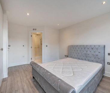 3 bedroom flat to rent - Photo 6