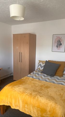 Willow Close CT2 7PS Room 3 - Photo 5