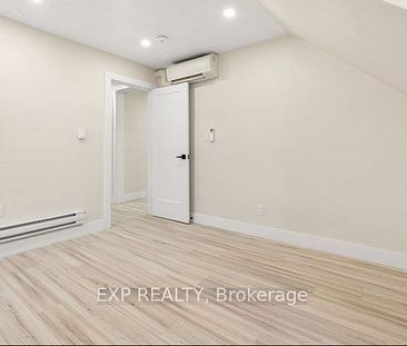 Detached Home For Lease | X8098376 - Photo 2