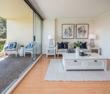 IDYLLIC ADDRESS WITH COMPLETE CONVENIENCE - Photo 1