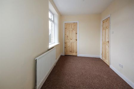 School Green, Bradford, Thornton - Photo 5