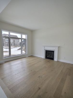 For Lease - 120 PEARSALL Place, Oro-Medonte, Ontario - Photo 1