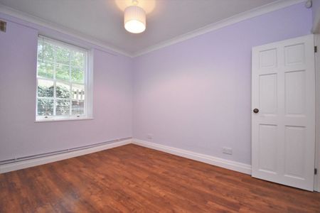 Point Close, London, SE10 - Photo 2