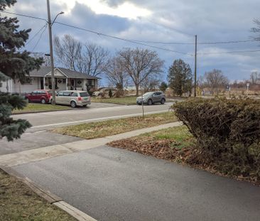 For Lease - 806 Stone Street, Oshawa, Ontario - Photo 3