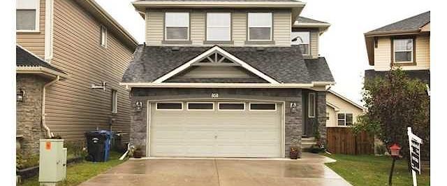 Spacious 3 Bed, Den, Main Floor, Large Bonus home in serene & peaceful location | Calgary - Photo 1