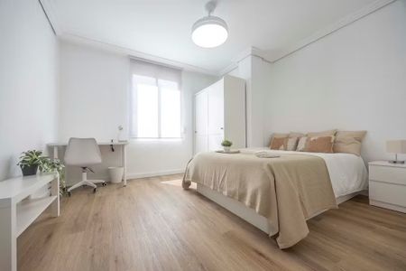 Carrer de Dolores Alcaide, Valencia, Valencian Community 46007 - Photo 3