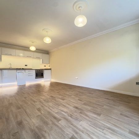 Kingsmere, London Road, BN1 6UW 3 bedroom flat to rent - Photo 1