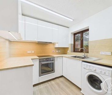 Field End Road, Halton, Leeds, LS15 - Photo 5