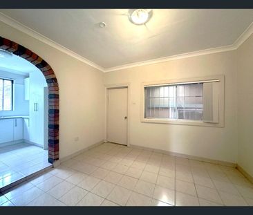 CONVENIENTLY LOCATED HOME - Photo 4