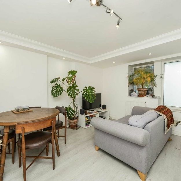 Fairhazel Gardens - Photo 1