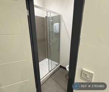 1 bedroom in a house share to rent - Photo 6